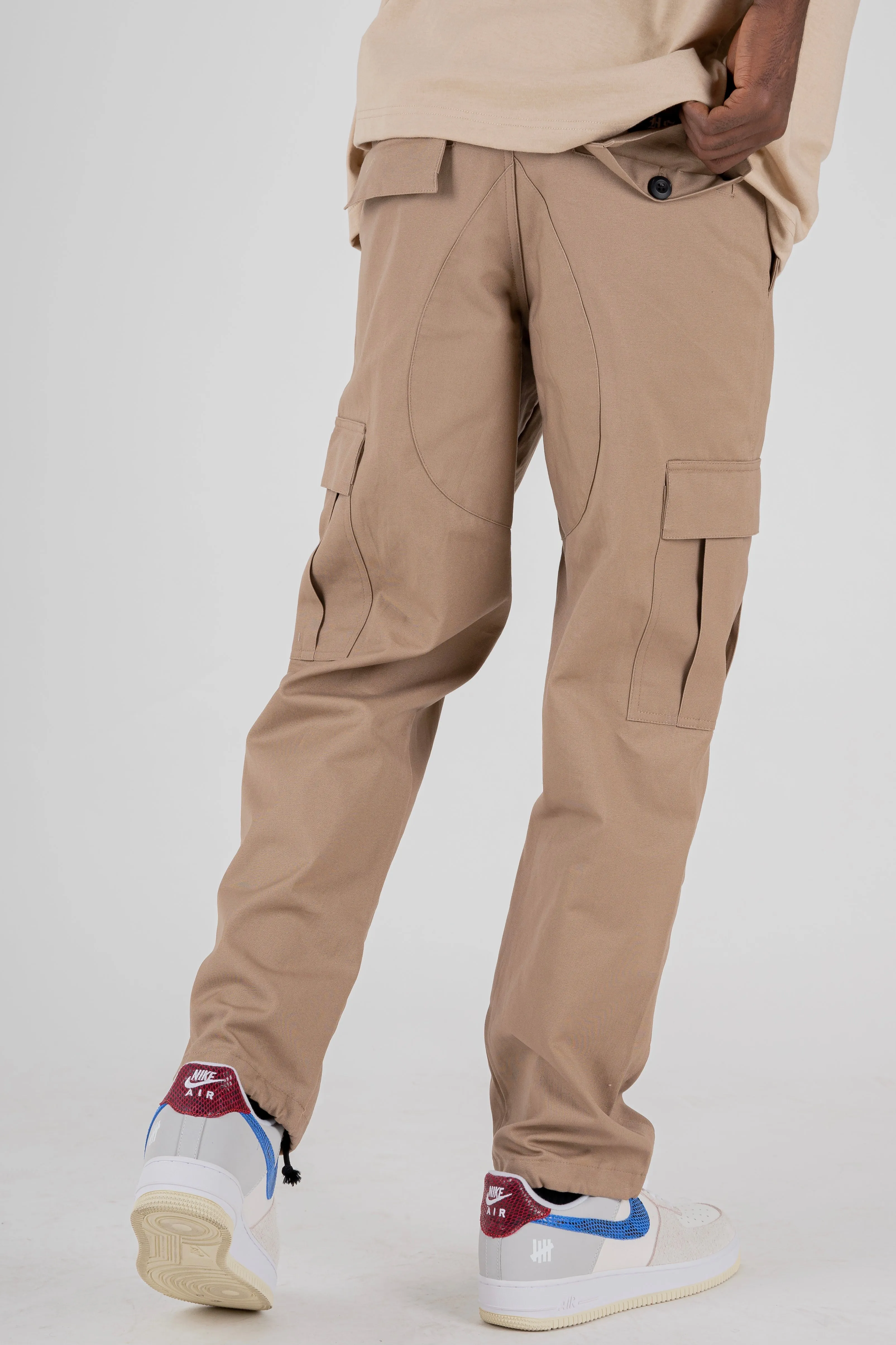 CLASSIC CARGO PANTS IN TAUPE